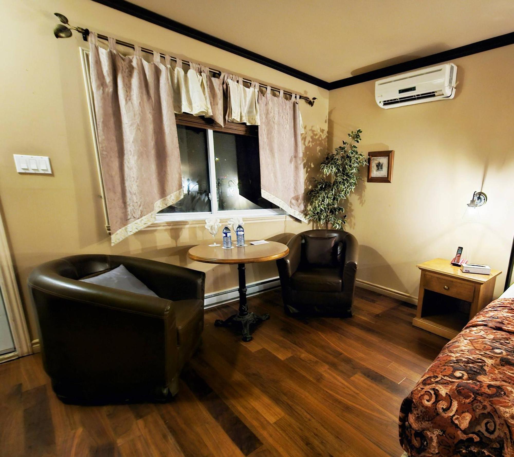 Hotel-Motel Drummond Drummondville Buitenkant foto
